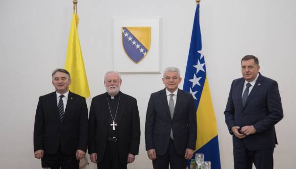 Gallagher prenio poruku Vatikana o BiH: Različitosti su bogatstvo