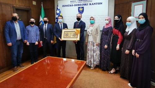 Ganić primio učenike visočke medrese, pobjednike ICESCO takmičenja