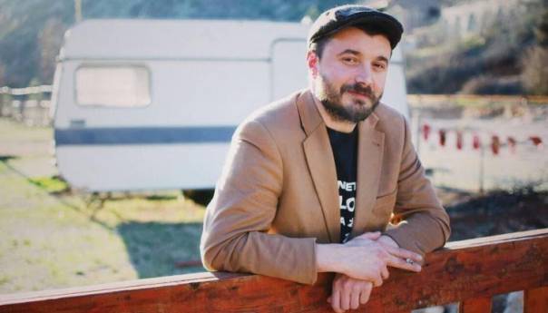 Garić: Kao imam širim pozitivu, a kao pjesnik pratim život koji izmiče pred očima