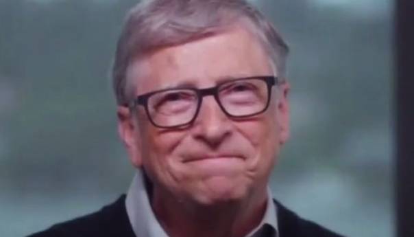 Gates: Moraćete da primite vakcinu dva puta, stariji možda i tri