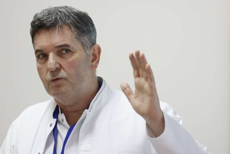 Gavrankapetanović: Nema škole koja vas može naučiti da operišete dok padaju granate