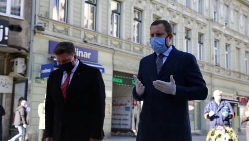 Gavrić i Skaka odali počast i položili cvijeće na spomen-obilježja