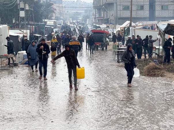 Gaza: Vremenske (ne)prilike otežavaju situaciju raseljenicima, ubijeno još 12 ljudi
