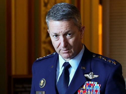 General Caine: Hormuški moreuz je "taktički složeno okruženje"