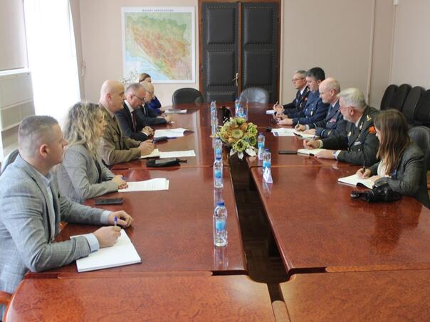 General Neilsen: Svjesni smo malignih uticaja u BiH