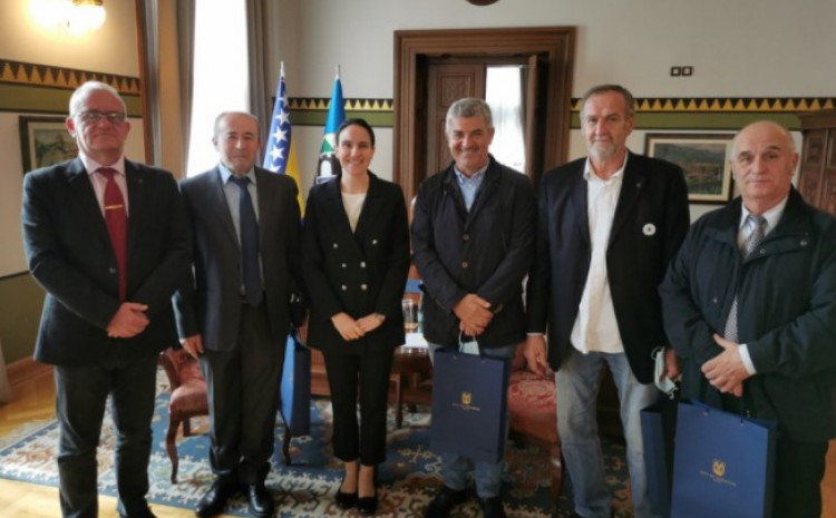 Generali Armije RBiH podržali prijedlog gradonačelnice o sadržaju spomenika