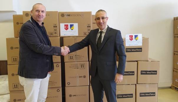 Generalni konzul BiH dogovorio donaciju antigen testova i zaštitnih maski