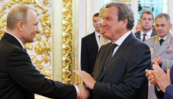 Gerhard Schröder ulazi u nadzorni odbor Gazproma