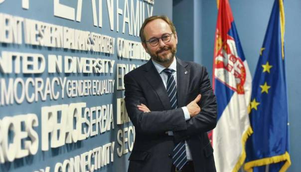 Giaufret: Ne postoji rok koji je dan Srbiji da uvede sankcije Rusiji