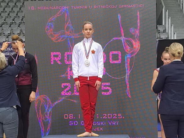 Gimnastičarke KRG Sloboda osvojile devet medalja na RONDO CUP-u u Osijeku