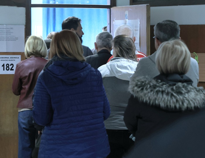 Niz problema u Hrvatskoj: Namještanje kutija, nemogućnost glasanja...