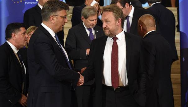 Glasanje EPP-a razotkrilo razmjere debakla Hrvatske, prilika za probosanske stranke