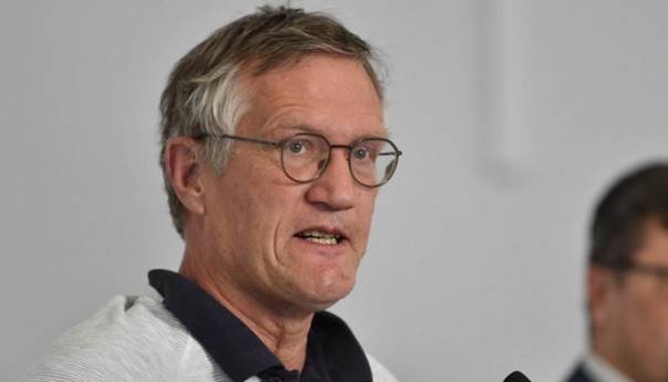 Glavni švedski epidemiolog: Maske previše ne pomažu, rješenje je samo distanca