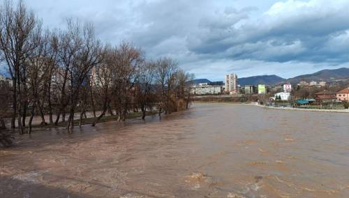 Glavni vodeni val iz pravca Sarajeva već je prošao kroz ZDK i nije prouzrokovao štete