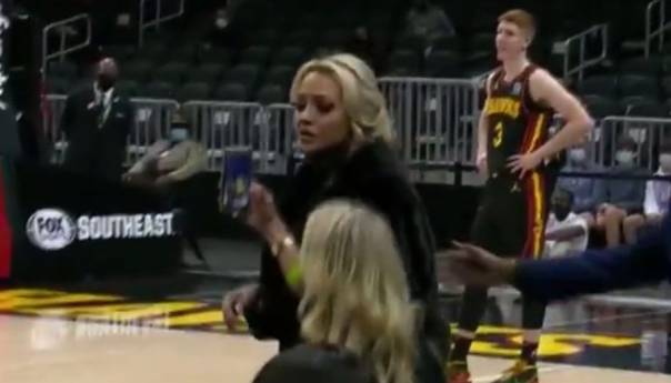 Gledateljka izbačena nakon što se bez maske svađala s LeBronom