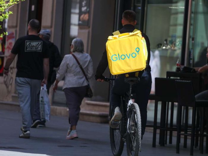 Glovo otišao, ostalo pitanje: Ko kontroliše tržište dostave u BiH?
