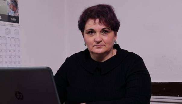 Gluhe osobe doživljavaju tumače znakovnog jezika kao prijatelje