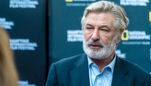Glumac Alec Baldwin na setu filma ubio direktoricu fotografije