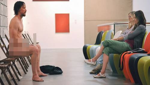 Glumac koji je jučer hodao nag u centru Sarajeva i ranije šokirao publiku