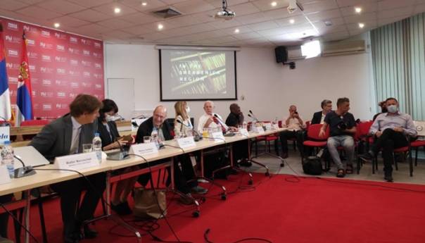 Gnusno negiranje genocida u Srebrenici nastavljeno u Beogradu