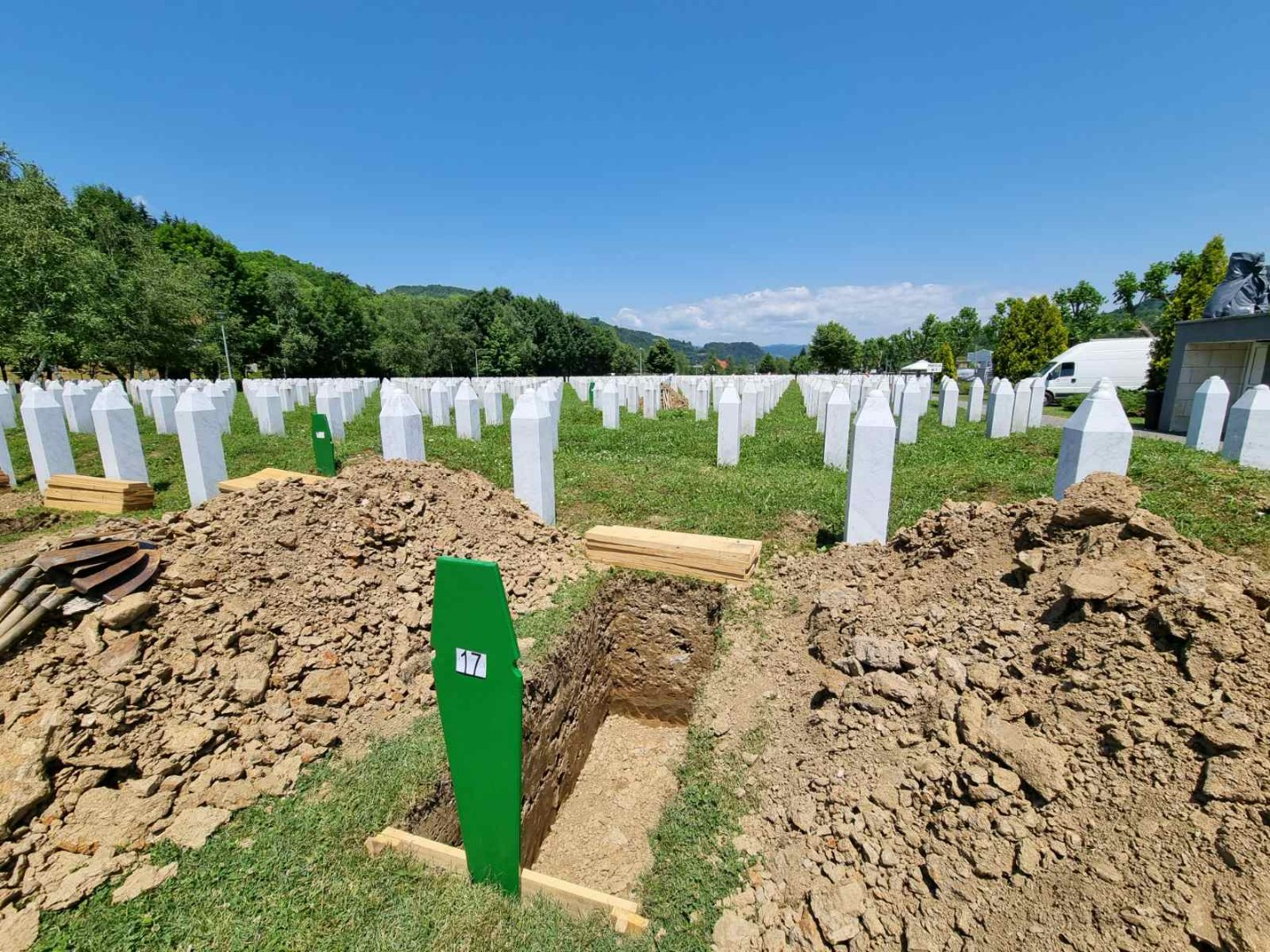 Godišnjica genocida u Srebrenici: Dženaza i ukop za 30 žrtava