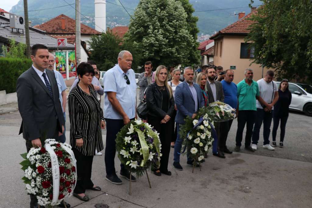 Godišnjica masakra: Tokom dženaze ubijeno deset građana