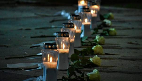 Godišnjica tragedije: Osmoro mladih stradalo čekajući Novu godinu