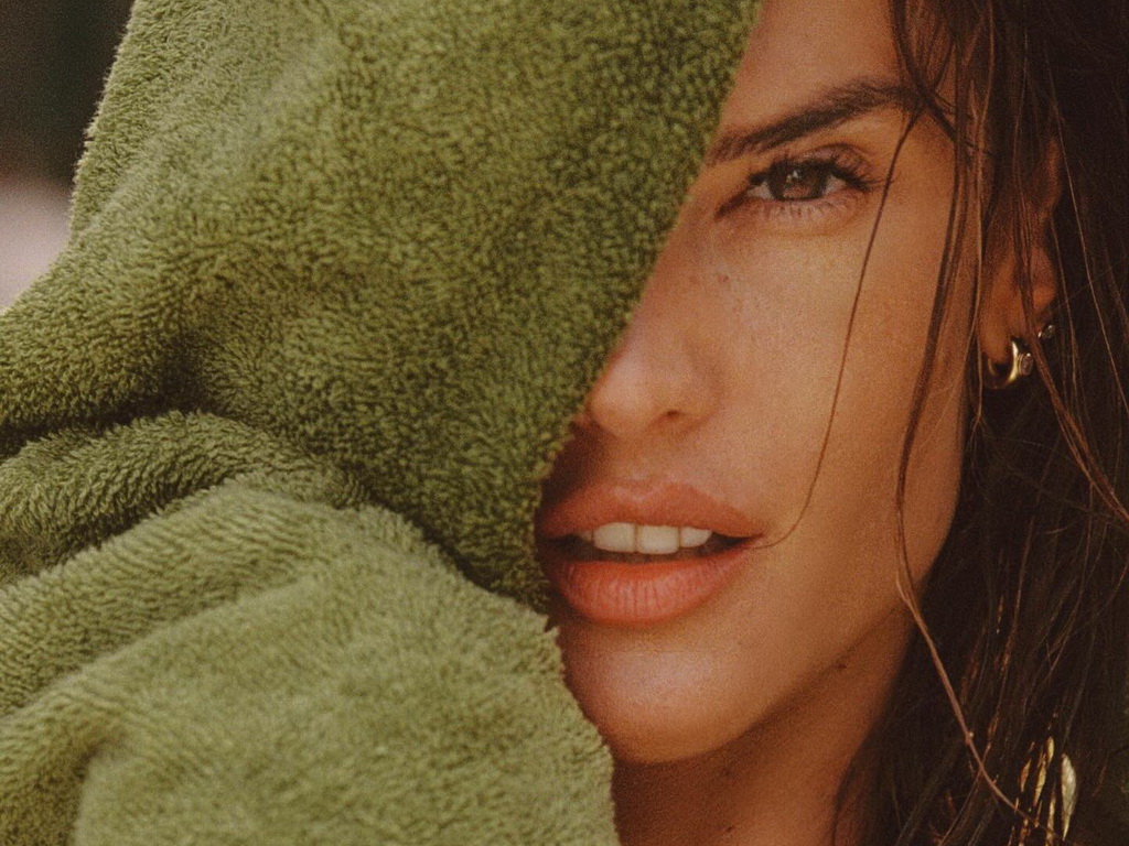 Gole grudi brazilske manekenke srušile su mreže