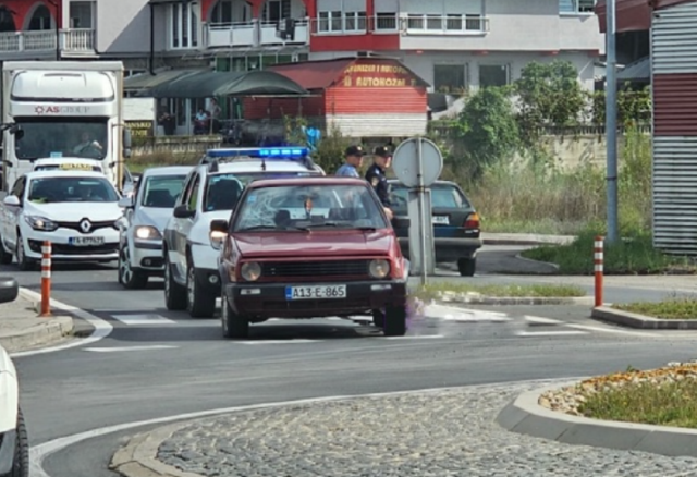 Golf 2 se pokvario u kružnom toku, vozač ga napustio i nije se vratio