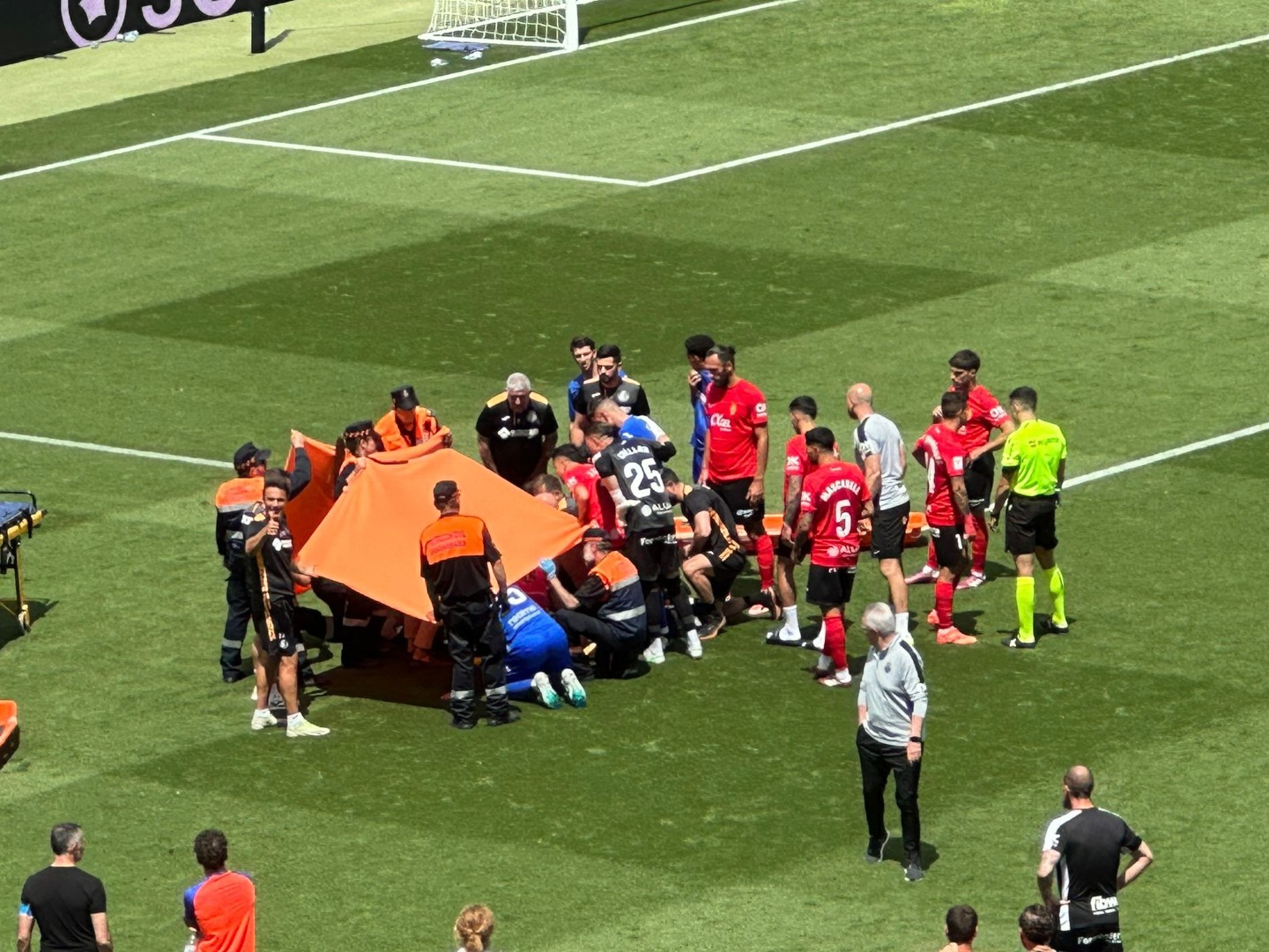 Golman Getafea nakon sudara ostao nepomično ležati na terenu, prekinuta utakmica