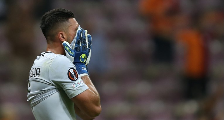 Golman Lazija u Istanbulu postigao komičan autogol