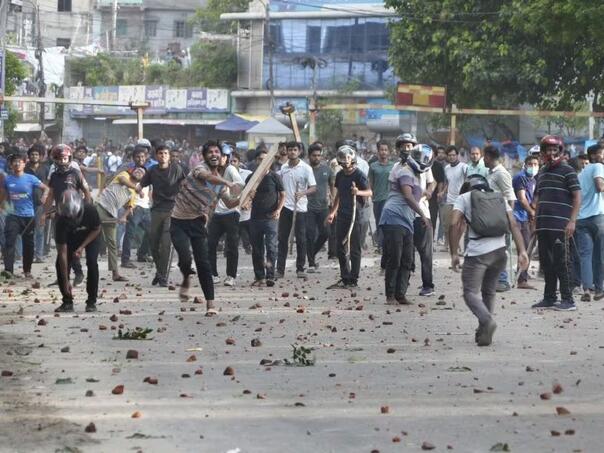 Gomila sa oružjem i motkama ušla u zatvor u Bangladešu, pobjeglo 500 zatvorenika