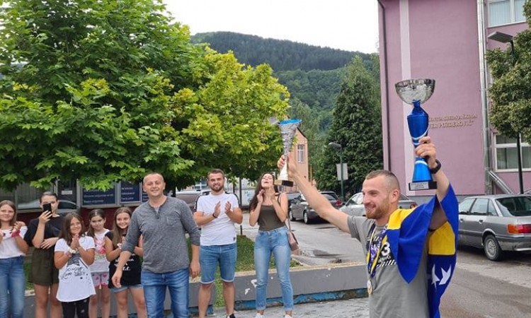 Priređen doček za državnog prvaka u maratonu Emira Hastora