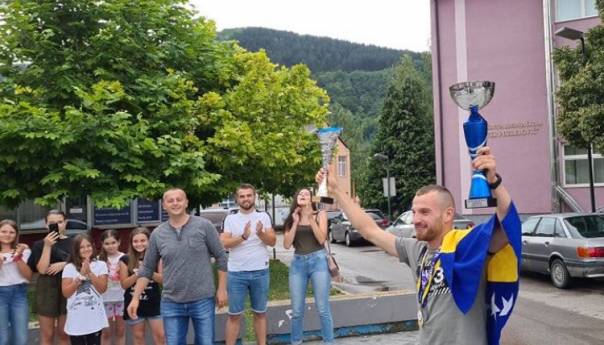 Priređen doček za državnog prvaka u maratonu Emira Hastora