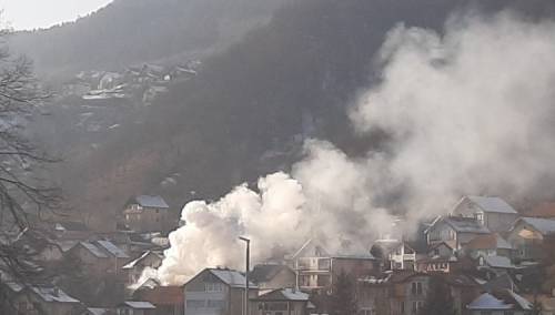 Goražde: U požaru izgorio krov porodične kuće
