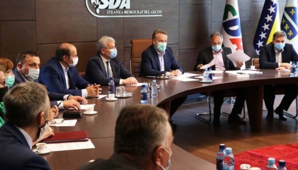 Gordani Tadić ne smetaju četnički snajperisti, a smeta Mehmedagić