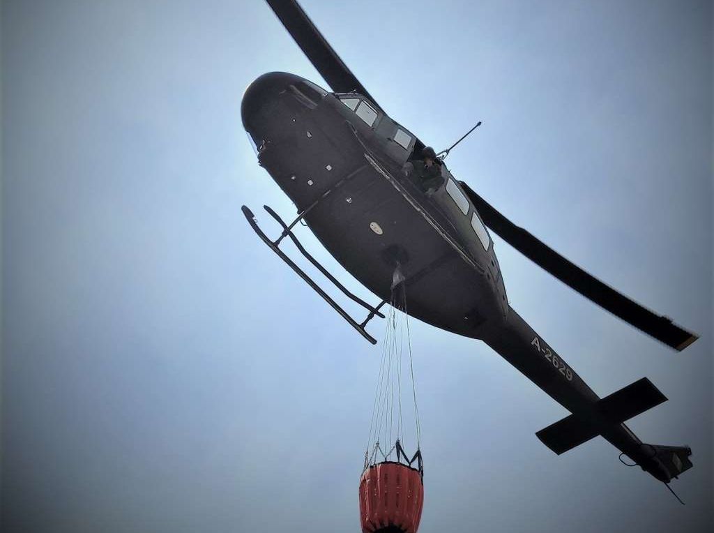 Gori i dalje kod Bosanskog Grahova, požar gase helikopteri