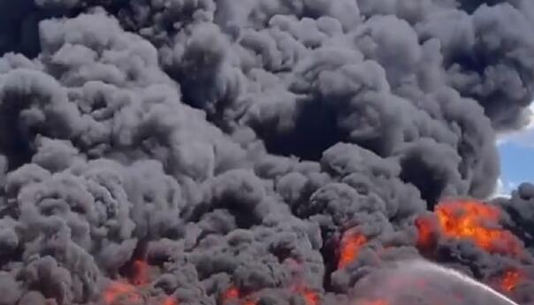 Video: Gori tvornica za recikliranje plastike u Novom Meksiku
