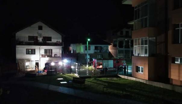 Gorjela kuća u Srebrenici