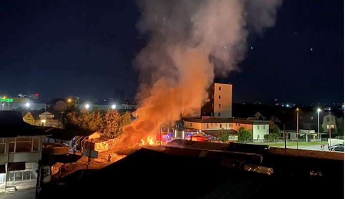 Požar na pijaci Stup, gorjeli štandovi
