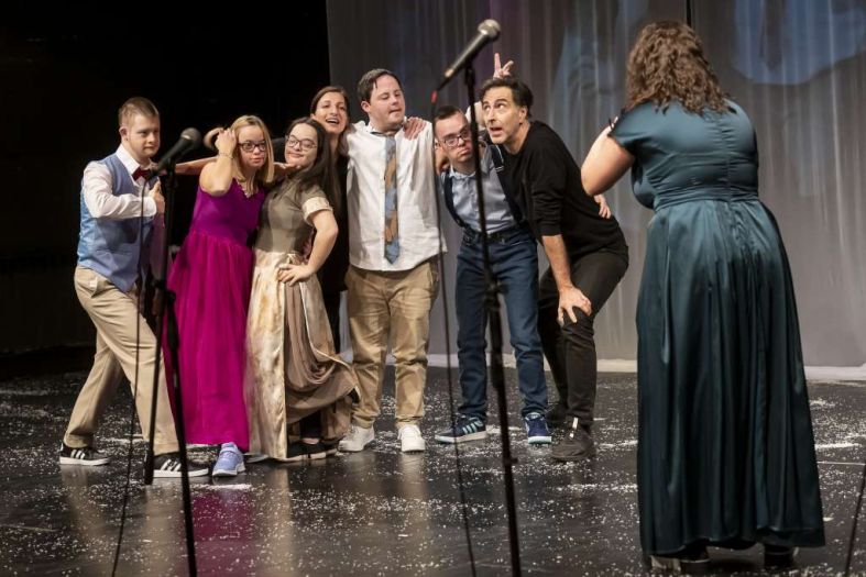 Gostovanje predstave "Up and Down" u Narodnom pozorištu Tuzla