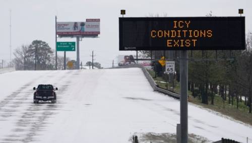 Gotovo 3,4 miliona ljudi širom SAD-a i dalje bez električne energije