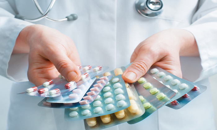 Gotovo trećinu antibiotika Hrvati uzimali da bi liječili koronu