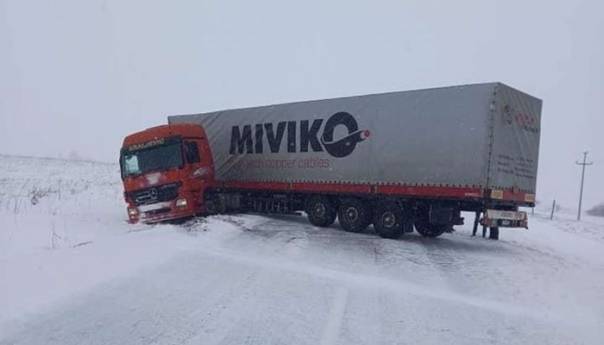 GP Izačić i dalje zatvoren za šlepere i kamione s prikolicom