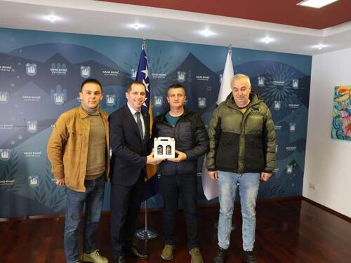 Grad Bihać povećava podršku pčelarima i plasteničarima