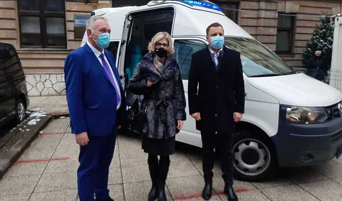 Grad Insbruk donirao sanitetsko vozilo JU Dom zdravlja KS