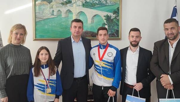 Grad Konjic upriličio prijem za karatiste Imrana i Umihanu Bilanović