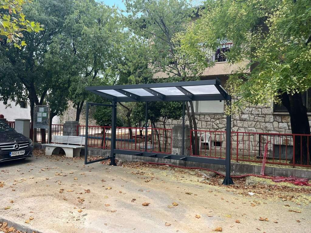 Grad Mostar nastavio s postavljanjem novih autobusnih stajališta