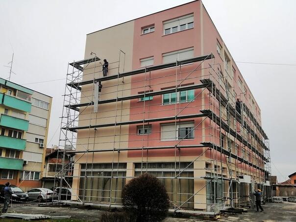 Gradiška: Iz budžeta 100 hiljada KM za sanaciju fasada