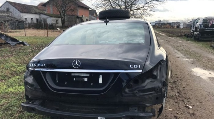 Gradiška: Oduzeta rabljena vozila i dijelovi luksuznih automobila